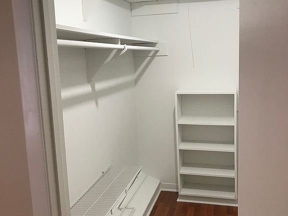 5th image of 2822 Briarhurst Dr APT 61