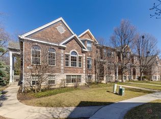 528 Prestwick Ln, Wheeling, IL 60090
