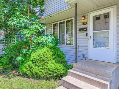 694 Smith Ave S, Saint Paul, MN, 55107