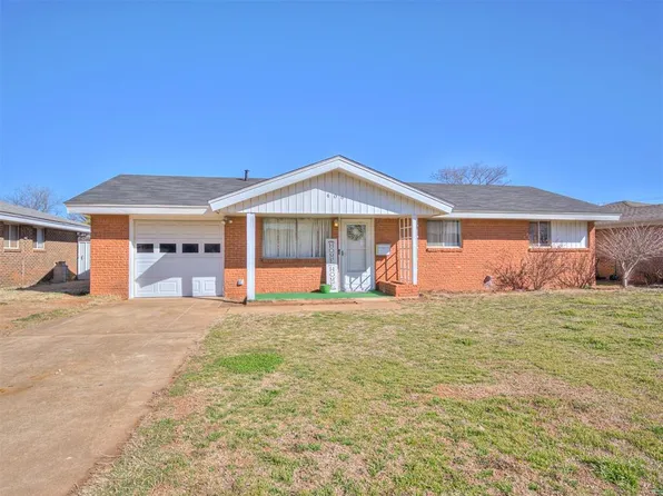 406 Pryor Dr, Lindsay, OK 73052