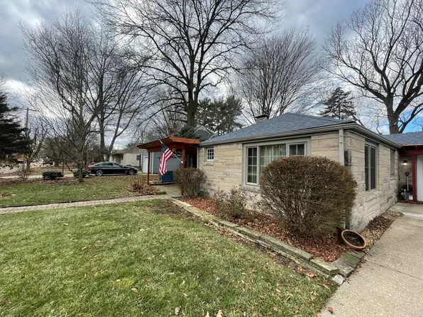 305 S McKinley Ave, Champaign, IL 61821