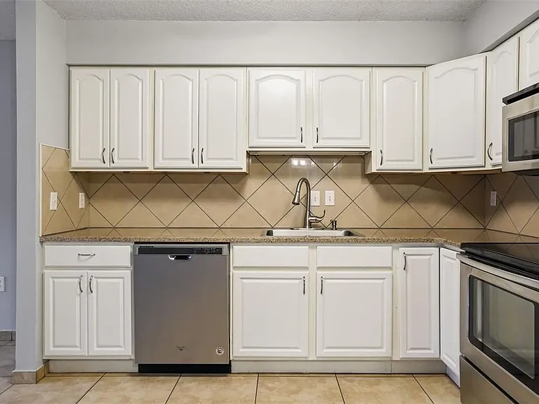 2720 S Sunrise Ct #2 — Photo 13