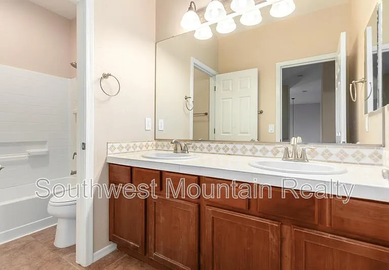 41261 W Laramie Rd — Photo 29