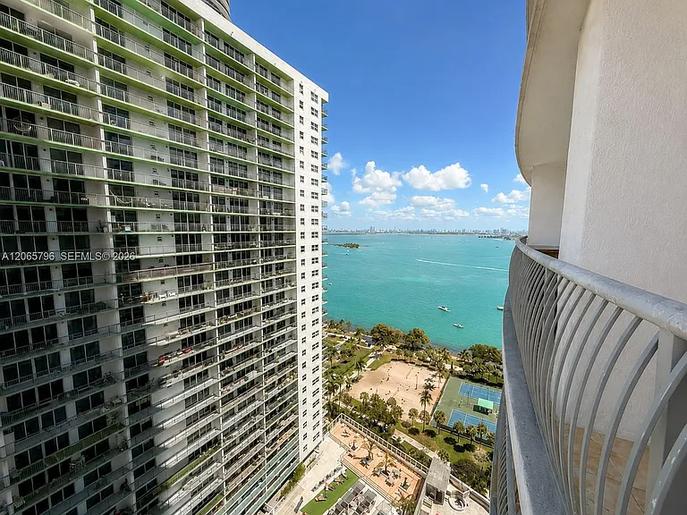 1750 N Bayshore Dr #2809 — Photo 4