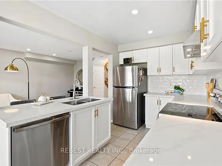 800 Paramount Dr #43 — Photo 7