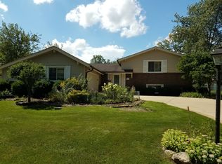 2214 Greenwood Rd, Glenview, IL 60026