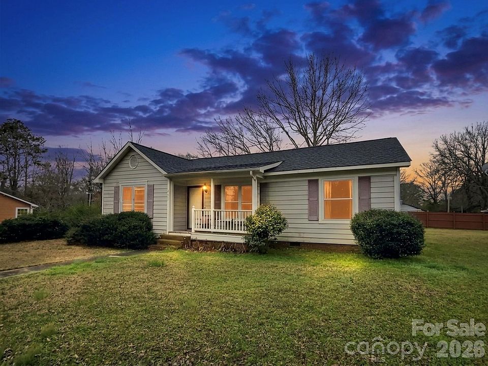1st image of 707 Finley Rd