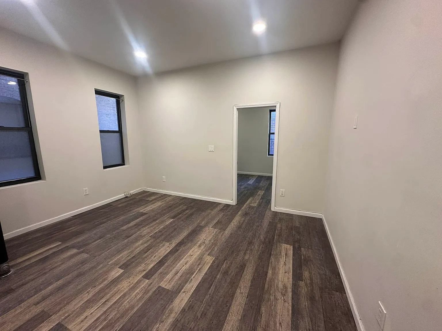 35 Graham Avenue — Photo 4