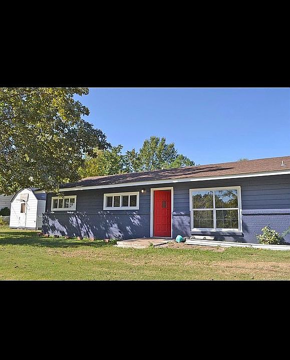 1st image of 300 S Essie Ave