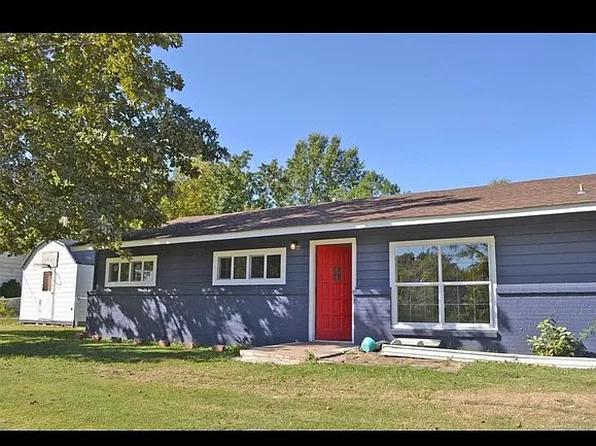300 S Essie Ave, Wagoner, OK 74467