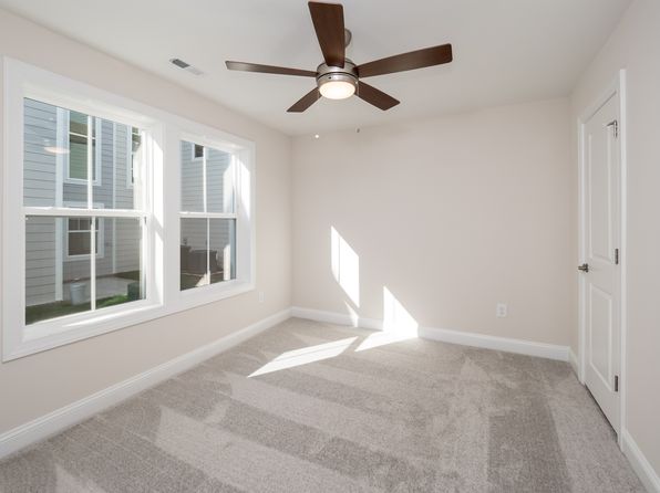 virginia-beach-virginia-402647318 picture