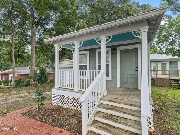 533 College Ave E, Wiggins, MS 39577