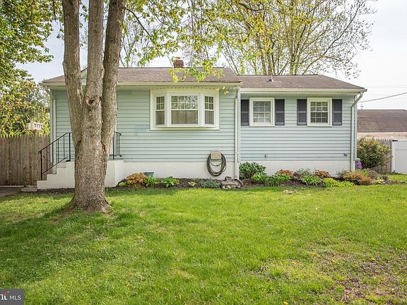 2nd image of 1111 Birchwood Dr