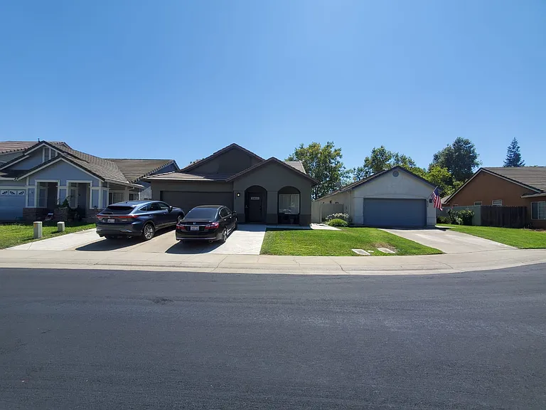 8008 Bridgeburn Ct — Photo 45