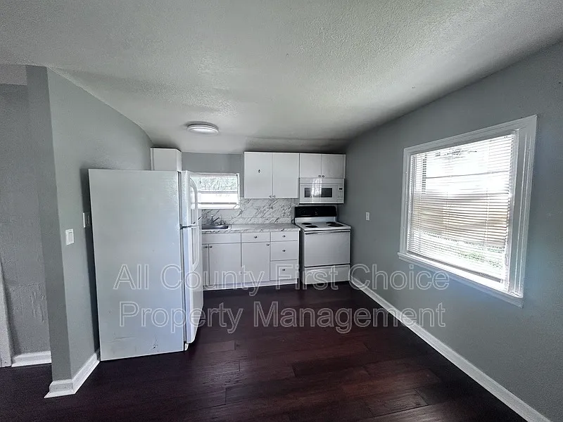42nd St Cottages — Photo 4