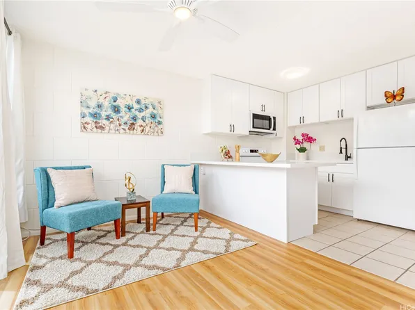 2845 Waialae Ave APT 313, Honolulu, HI 96826
