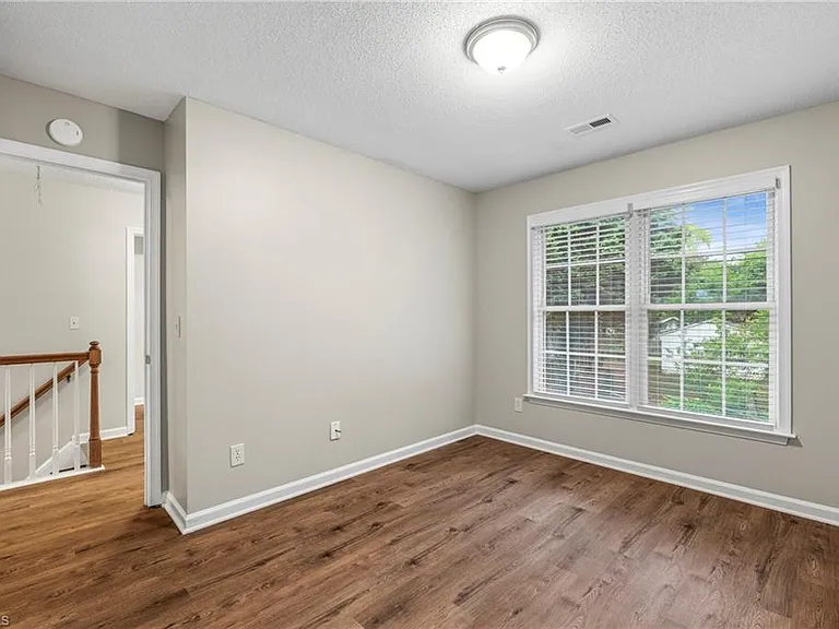 2320 Meadow Gate Dr — Photo 26
