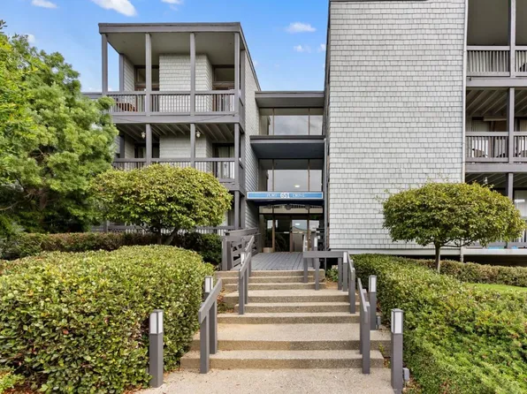 651 Port Dr APT 304, San Mateo, CA 94404
