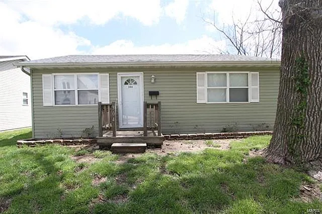 304 Collinsville Ave photo 1