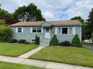35 Lent Rd, Hamden, CT 06517