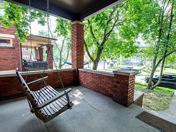 4th image of 392 Alden Ave