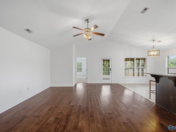 3rd image of 7537 Iredell Main