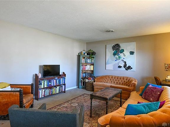 4th image of 935 Tollgate Dr