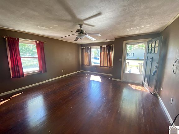4th image of 106 Watkins St