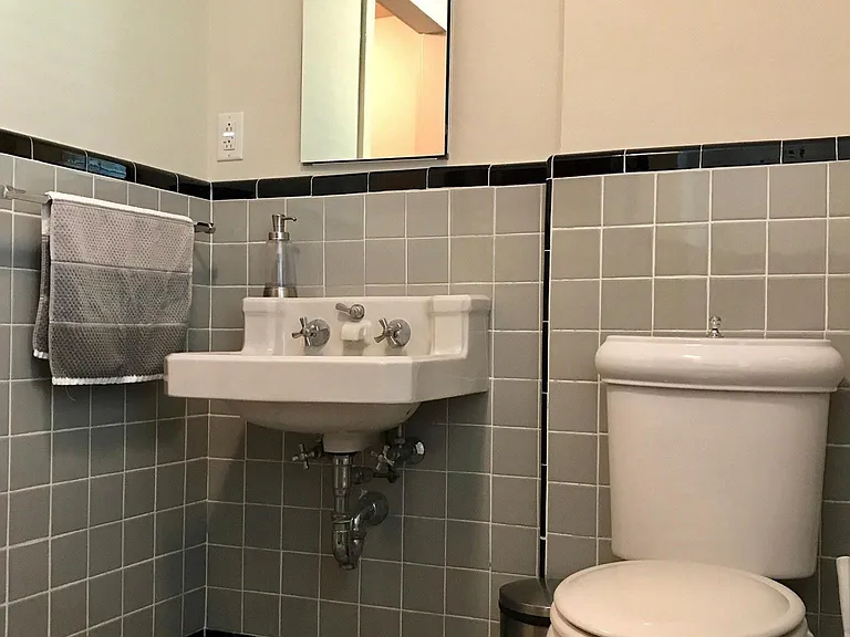 198 Wolfpit Ave — Photo 12