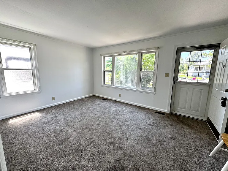 405 Washington Ave — Photo 3
