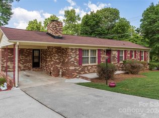 5020 Maplecrest Dr, Gastonia, NC 28056