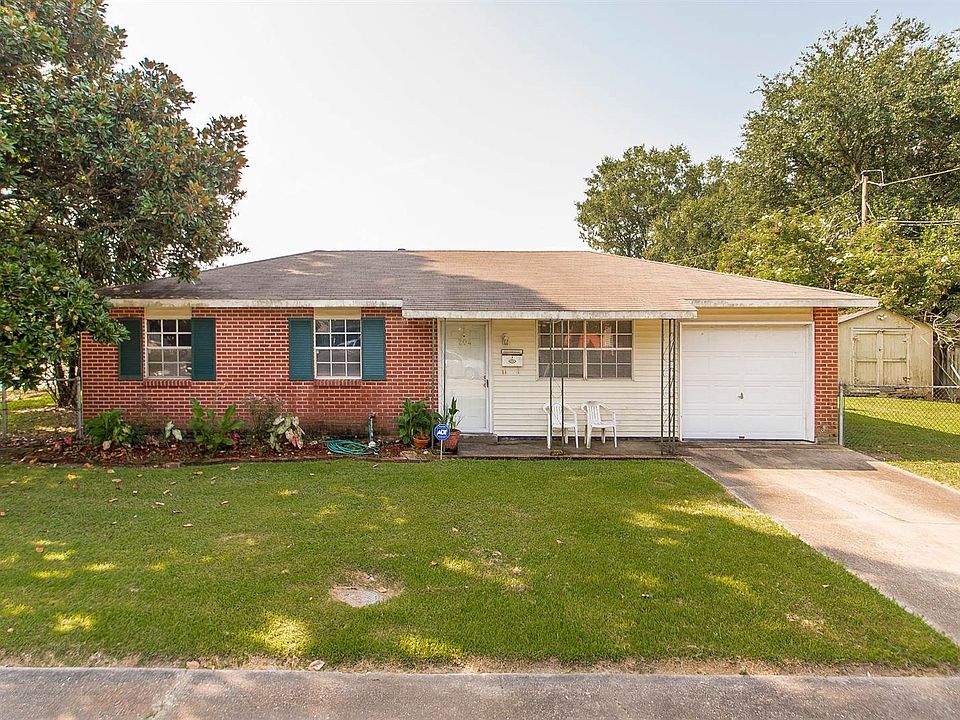 1st image of 204 Concord Dr