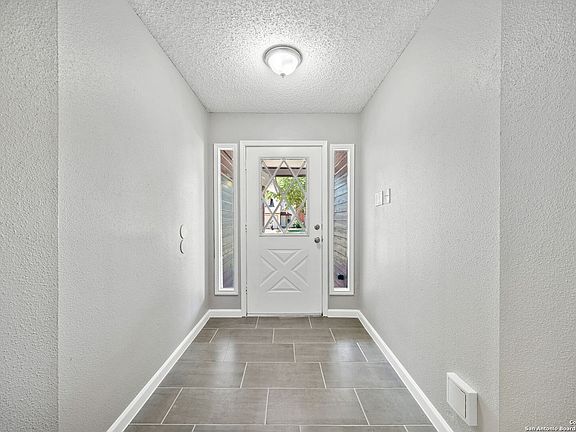 5th image of 7118 SUNLIT TRAIL DR