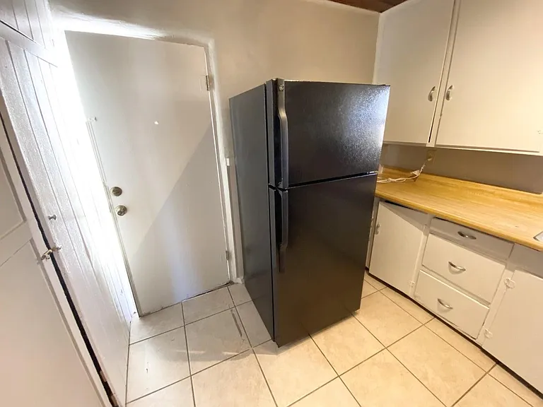 426 Headingly Ave NW #B — Photo 6