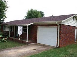 2009 Covington Dr, Florence, AL 35630