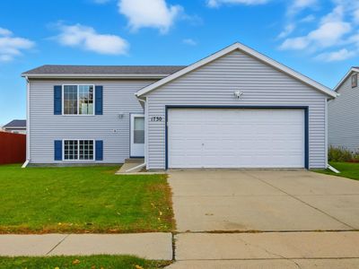 1730 12th St E, West Fargo, ND, 58078