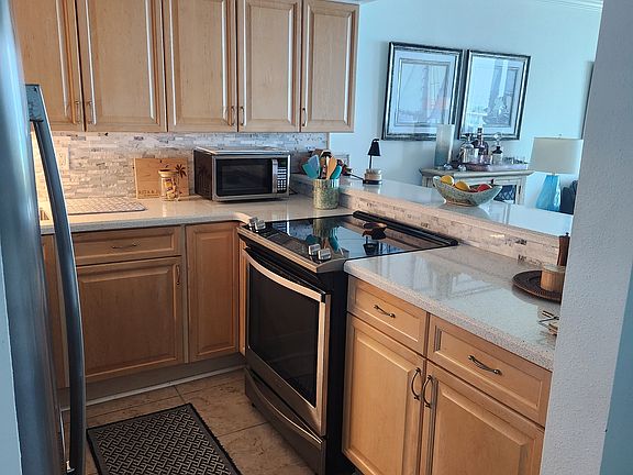 4th image of 330 Fort Pickens Rd