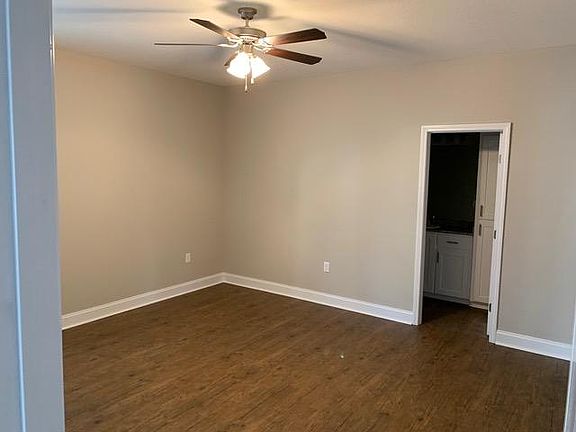 3rd image of 132 Highlands Crossing Blvd