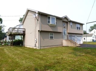 6 Devonshire Rd, Springfield, MA 01109