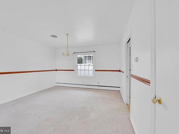 5th image of 4138 Hillcrest Ave