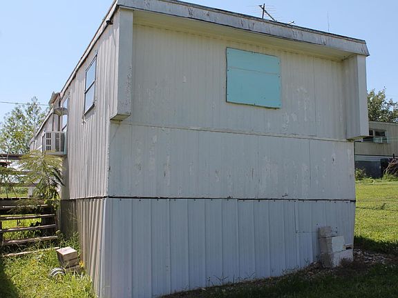 4th image of 2591 Lawrence #2225