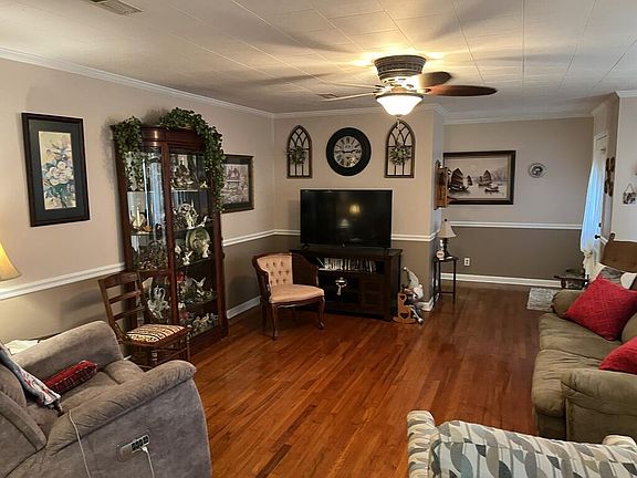 4th image of 300 Lightfoot Rd