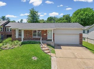 9823 Wil Bes Dr, Saint Louis, MO 63123