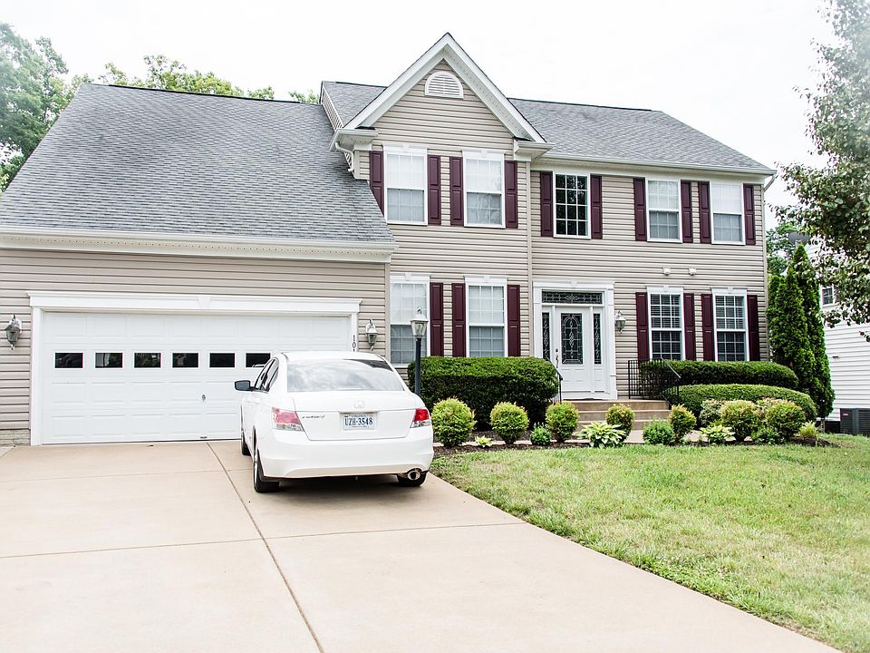 1st image of 10104 Lees Crossing Ln
