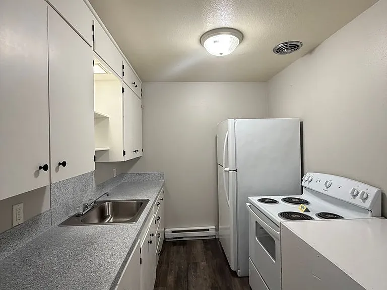 P117 - Gardenside Apartments — Photo 20