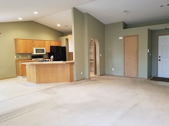 Living Room/Kitchen
