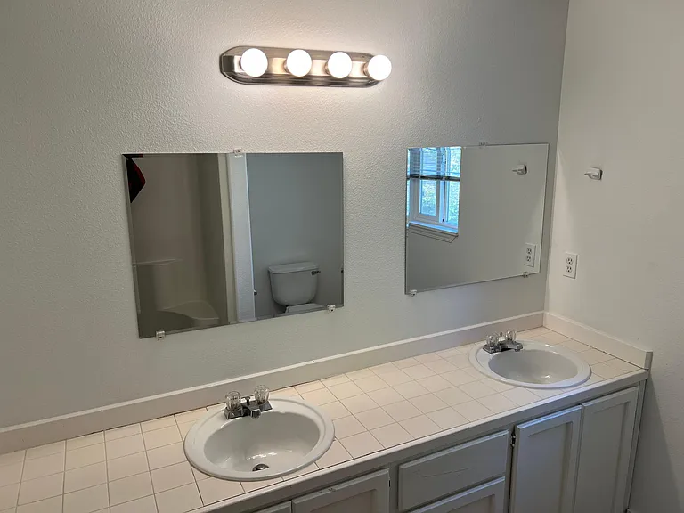 17815 SW Robert Ln — Photo 19