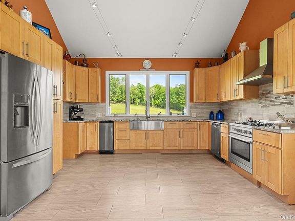 5th image of 240 B Mountaindale Road