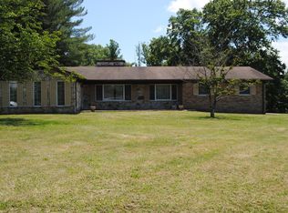 221 Ridgewood Ave, Oak Hill, WV 25901
