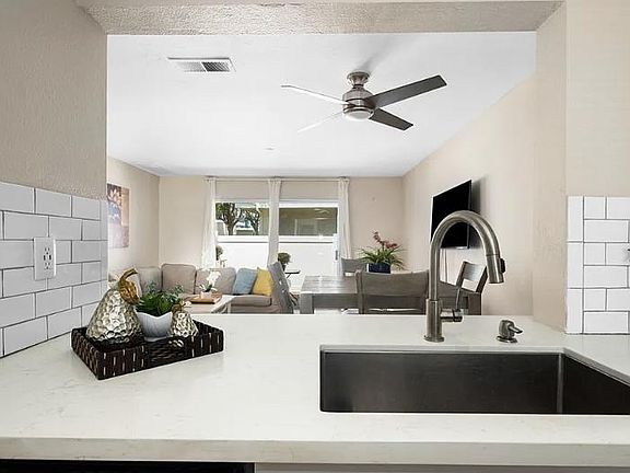 4th image of 7 Bentwood Ln